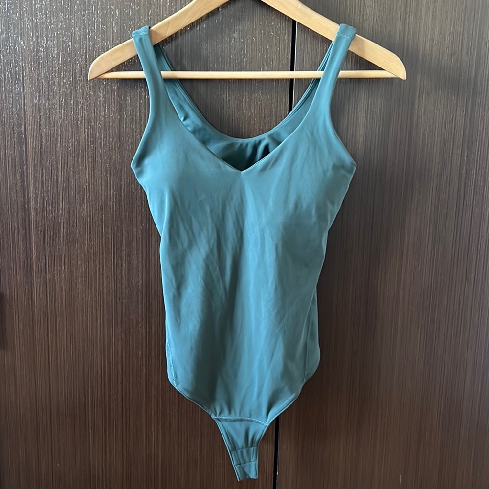 LULULEMON ALIGN™ BODYSUIT
Smoked Spruce
